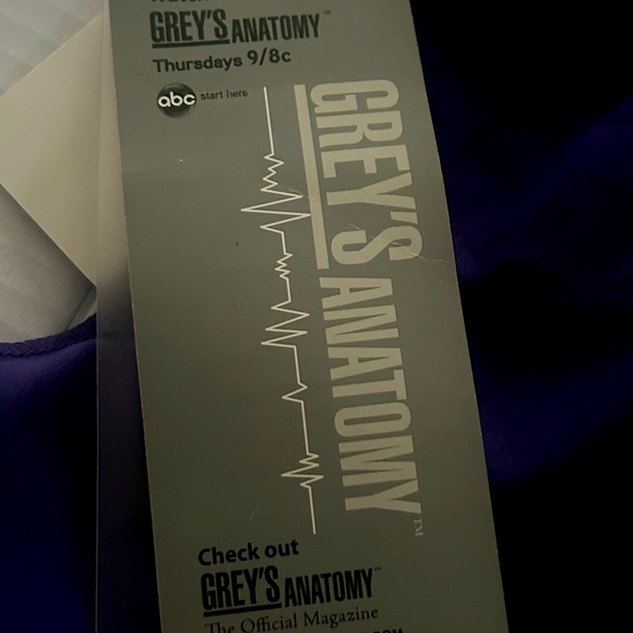 Grey's Anatomy Women’s Junior Top Purple Rain Size 3X Scrub Top by BARCO - Picture 10 of 14